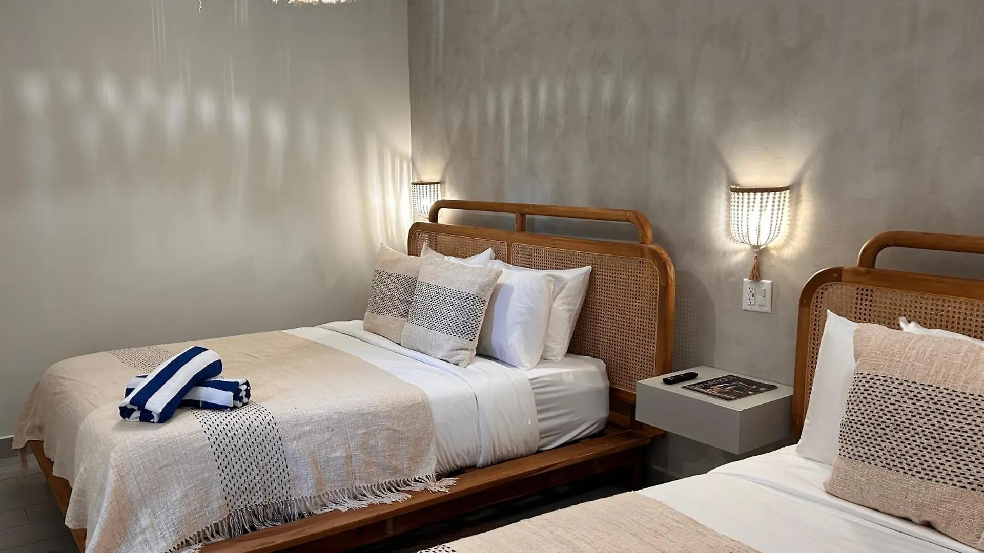 Bali Posh Hotel Pr, Isla Verde Carolina
