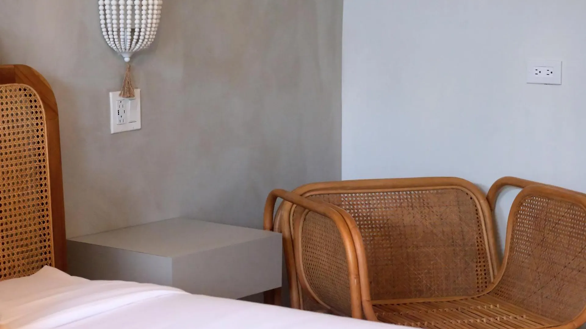 Bali Posh Hotel Pr, Isla Verde Carolina
