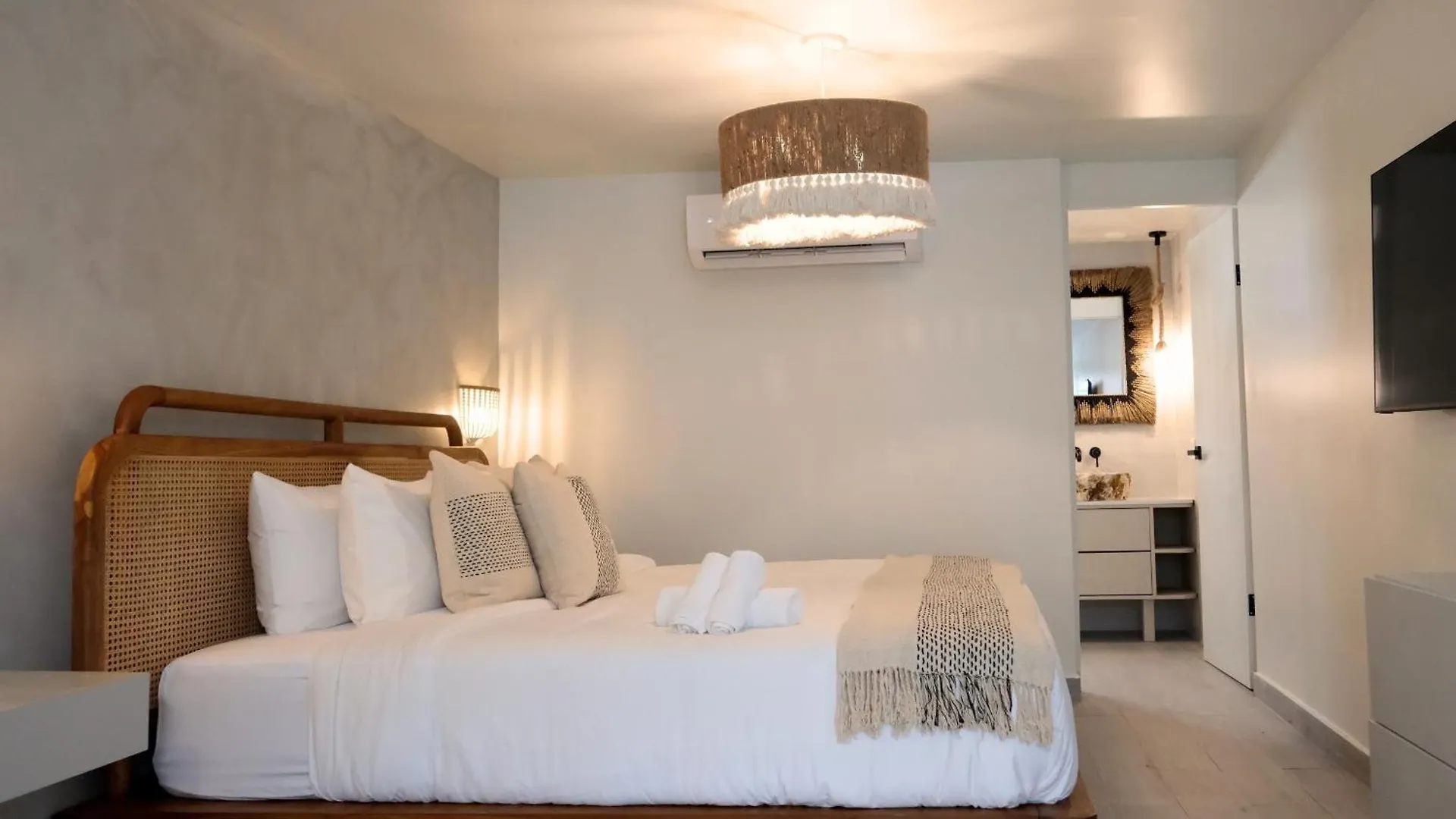 Bali Posh Hotel Pr, Isla Verde Carolina