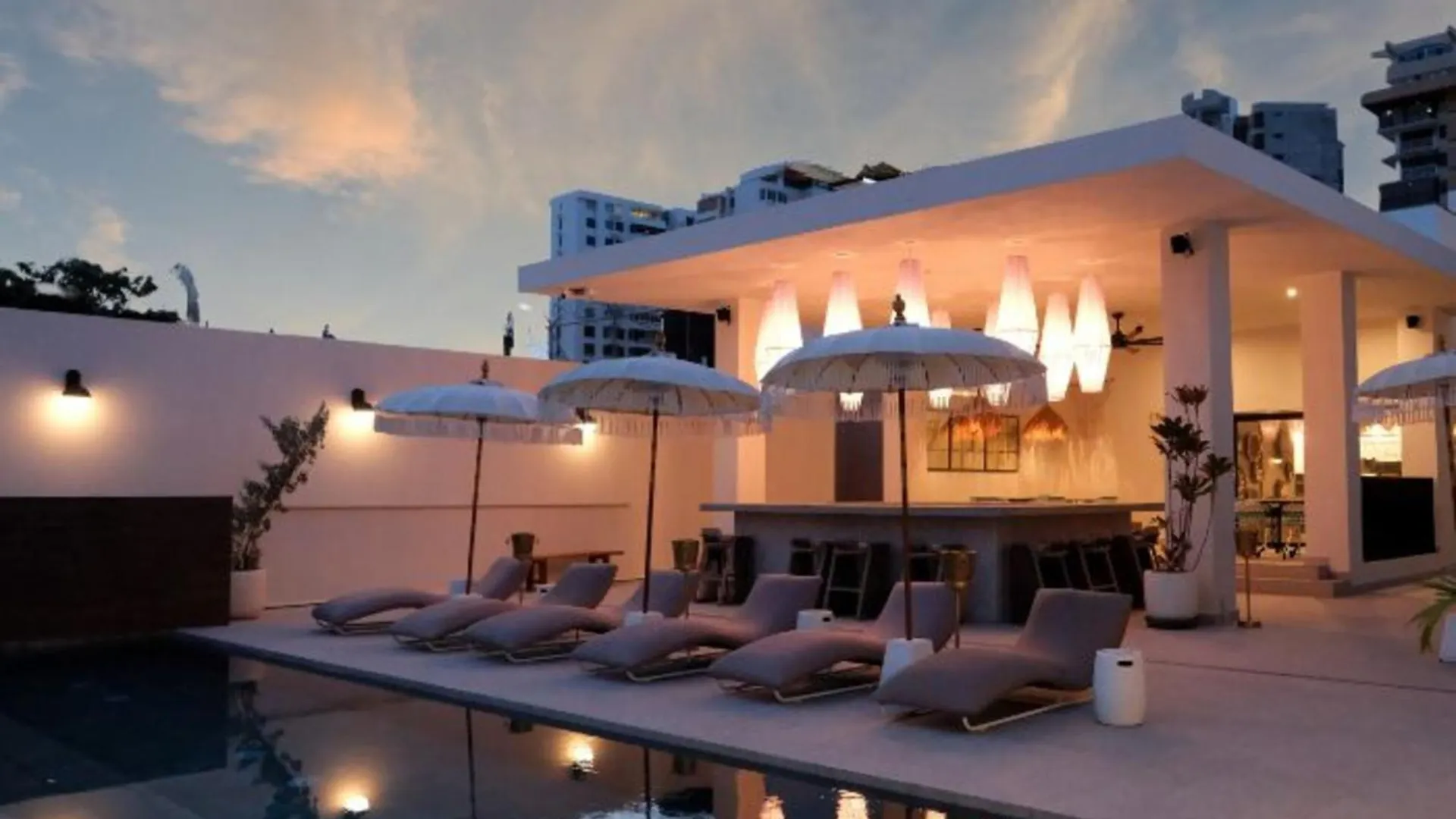 Bali Posh Hotel Pr, Isla Verde Carolina