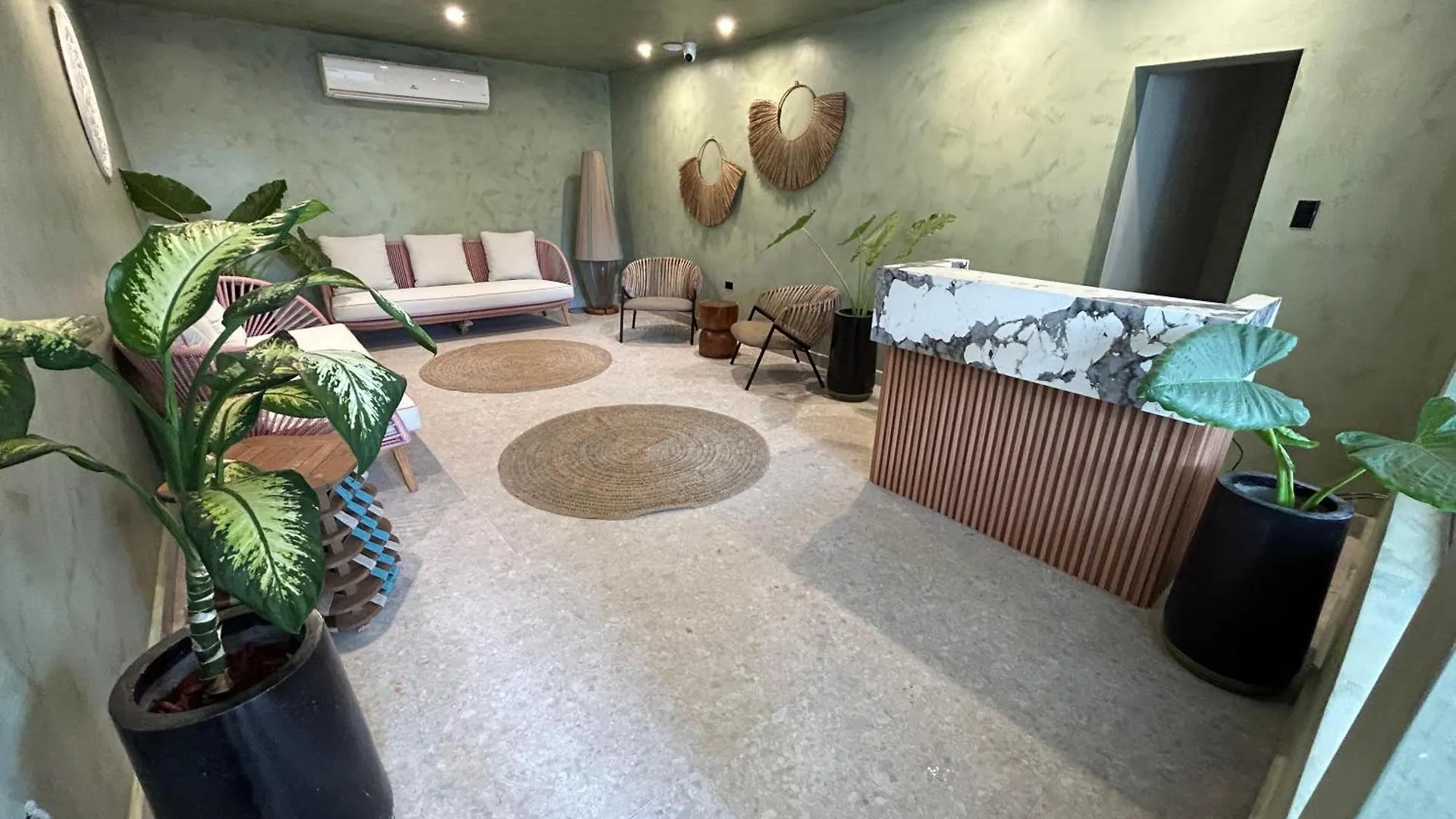 Bali Posh Hotel Pr, Isla Verde Carolina