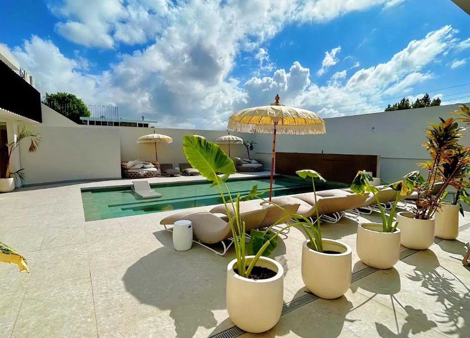 Bali Posh Hotel Pr, Isla Verde Carolina